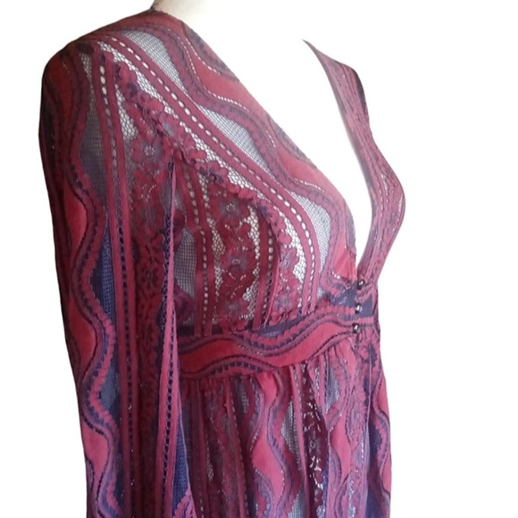 Jealous Tomato Floral Lace Button Closure Cardigan / Cover Up Size Small - Picture 6 of 10